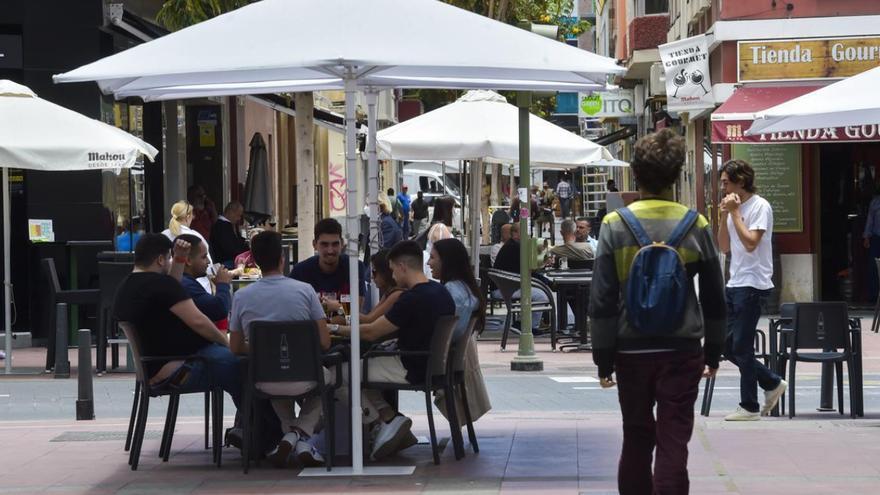 Agosto se salda con 446 canarios más en la cola del paro