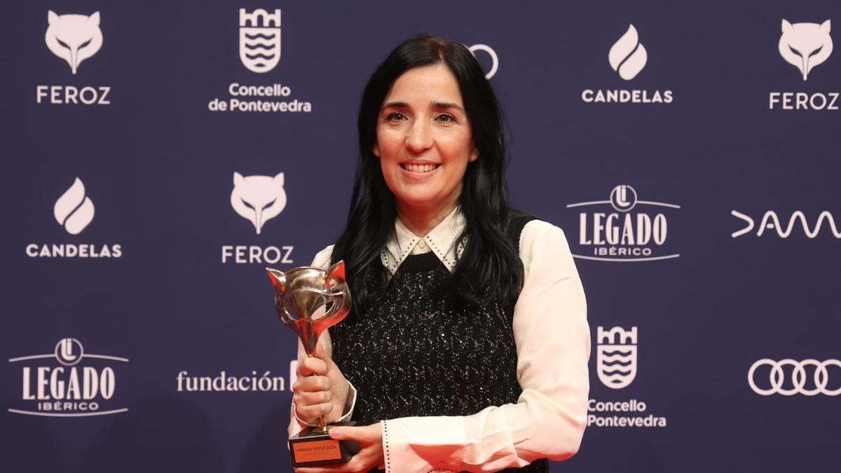 La realizadora Alauda Ruiz de Azua tras recibir el premio a ´Mejor dirección´ por su película ´Los domingos´