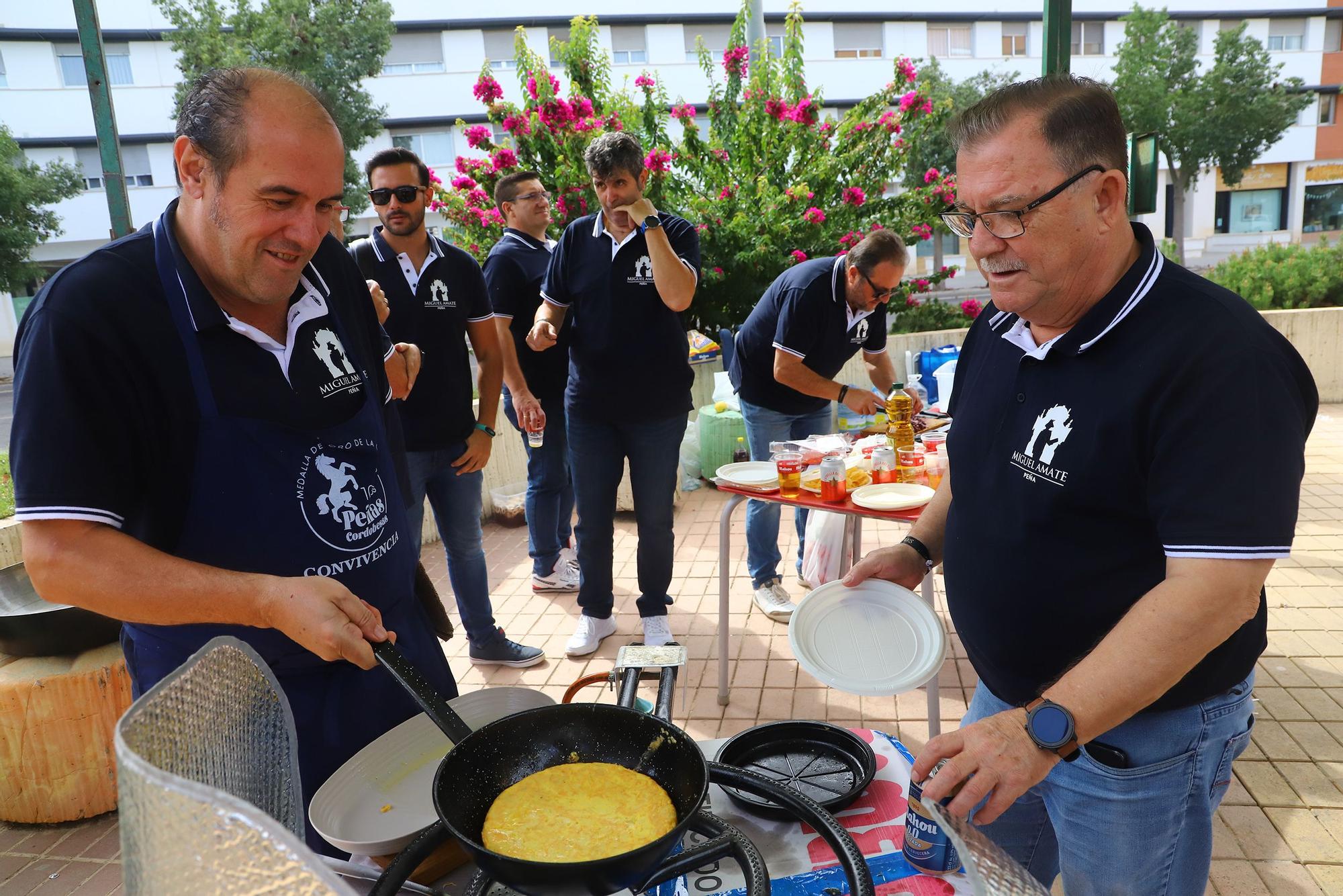 Las peñas recuperan su perol de convivencia en las Setas tras el parón del covid