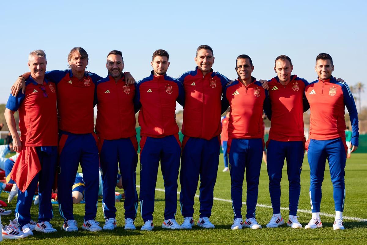 Dani Cancela, el segundo a la derecha, con la selección