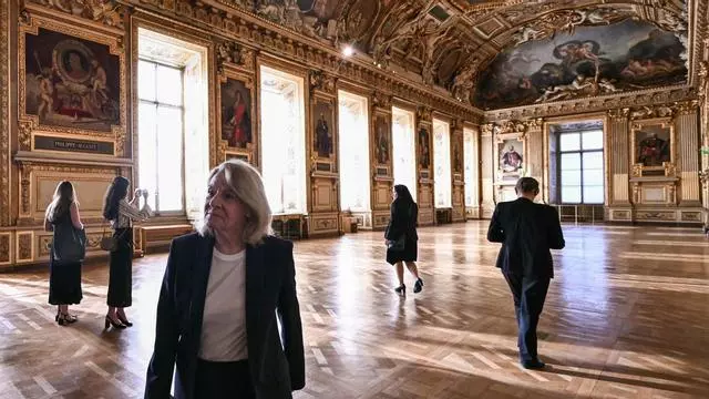 El Louvre reabre la Galería Apolo nueve meses después del robo, pero sin joyas