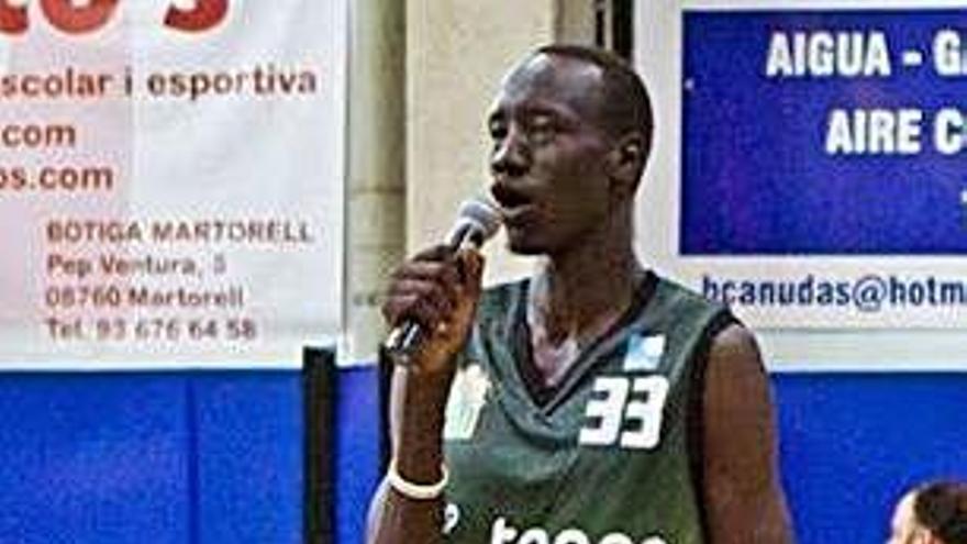 Deng Mayot, un jugador d&#039;alçada per al Tenea Esparreguera