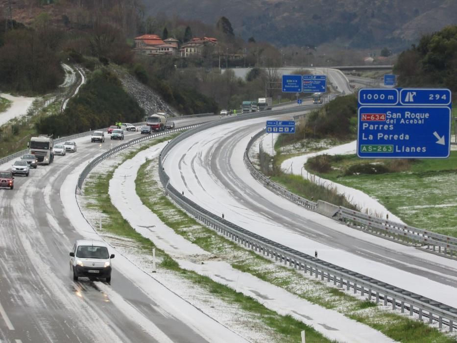 Impresionante granizada en Llanes