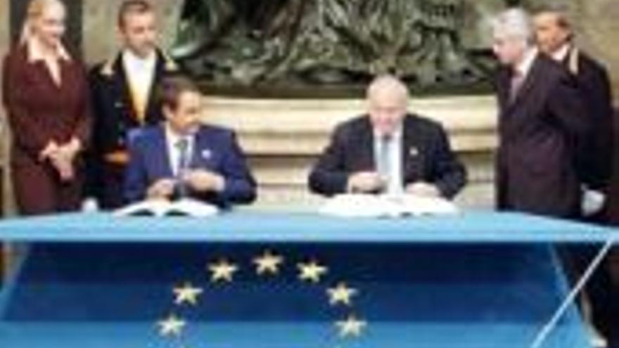 Los Veinticinco firman en Roma la primera Constitución europea