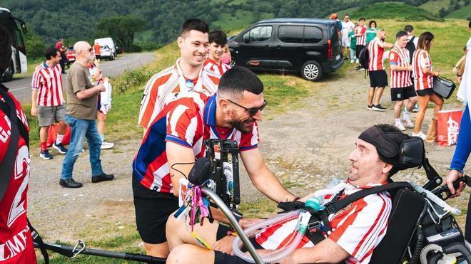 Así fue desde dentro la ascensión de Capi a L´Angliru, la intrahistoria de la campaña de abonados más emotiva del Sporting: una promesa, el esfuerzo se sesenta personas, lágrimas y solidaridad en el "Puerto más difícil del mundo"