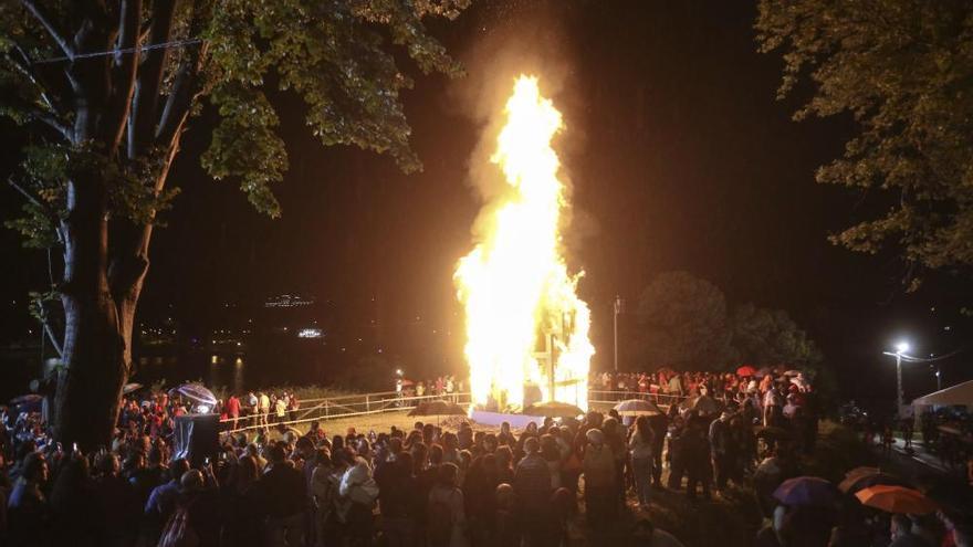 Fuego, música y tradición se citan en Trasona: Corvera ya tiene lista la programación de la hoguera de San Juan