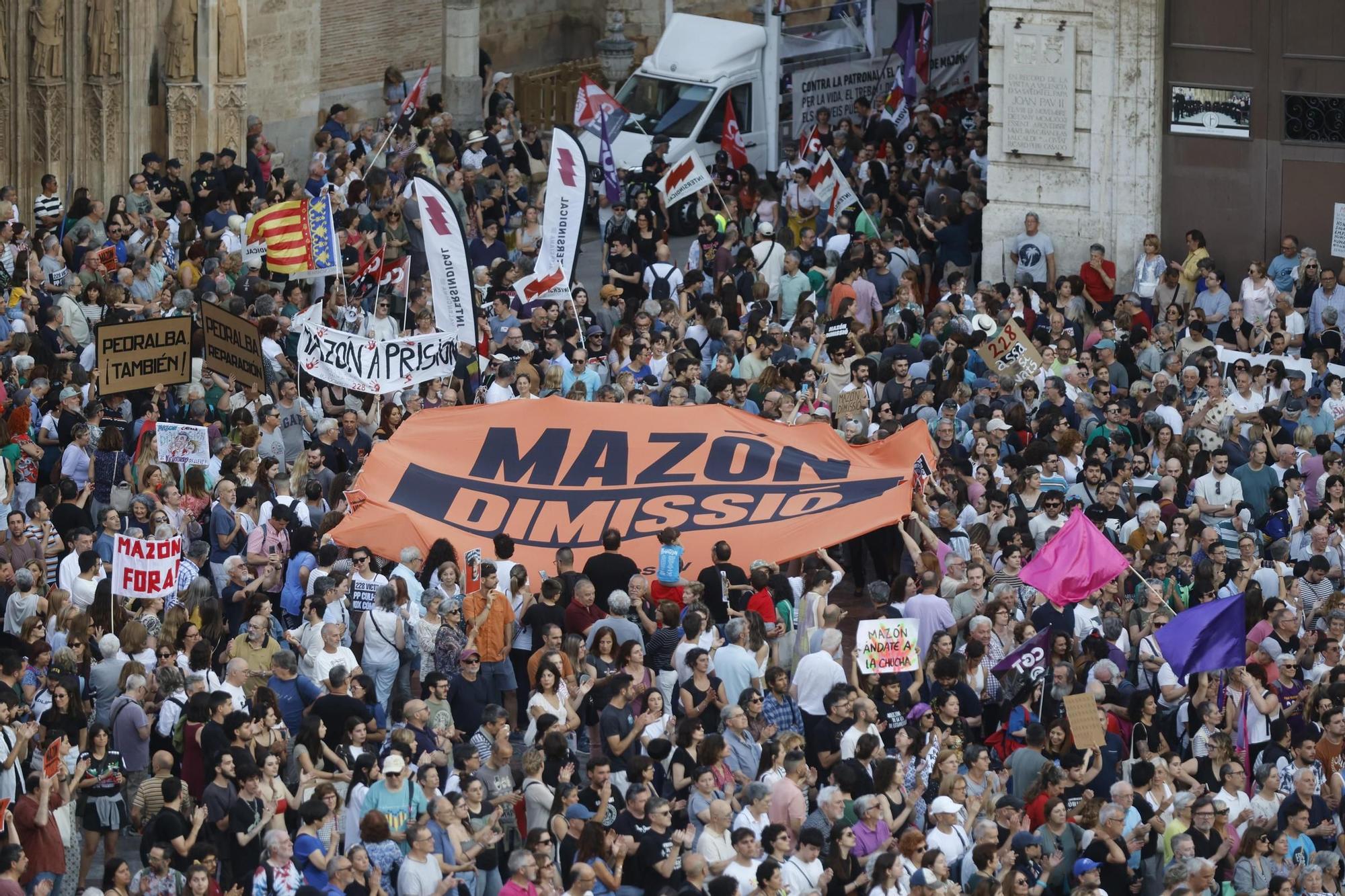 Familiares de las víctimas y afectados por la dana encabezan la manifestación del 29-M