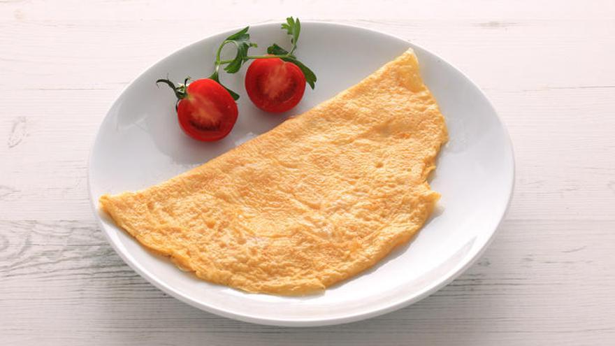 La tortilla francesa al microondas es muy fácil de hacer