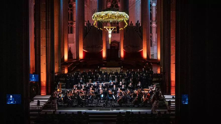 Así ha sido el concierto de Navidad que unió a la Sagrada Família y al Liceu en una noche única
