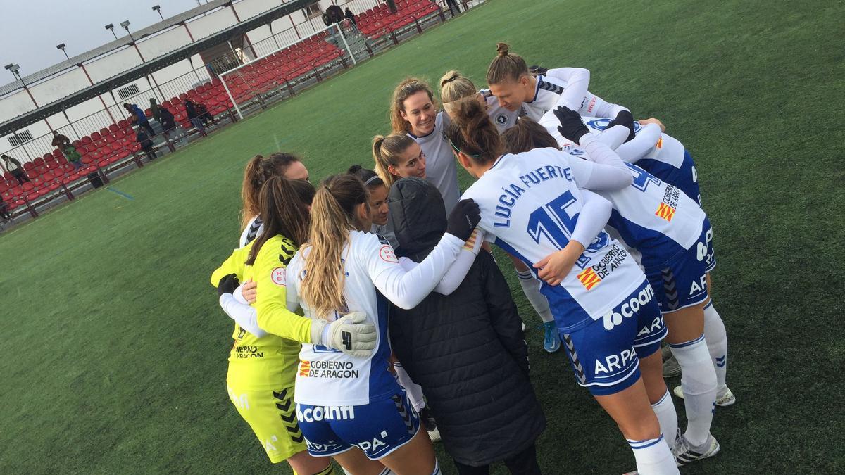 Las jugadoras aragonesas, antes de comenzar el partido.