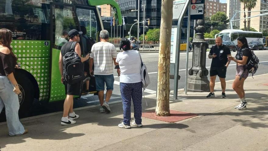 Les parades de sortida del bus interurbà a la Diagonal passaran de 13 punts a 23 perquè quedin més esponjades