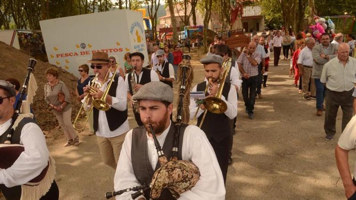 Procesión de Santa Plácida, en Rubiáns.