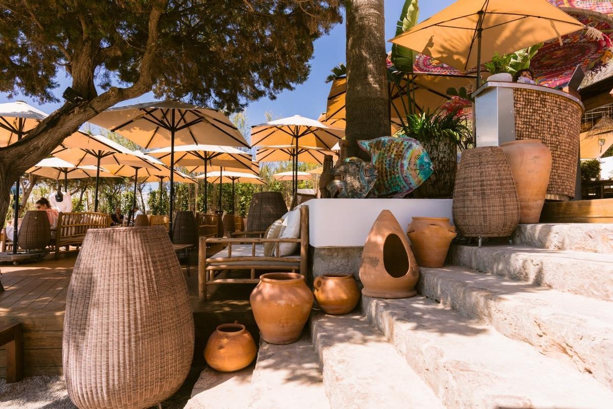 Aiyanna Ibiza no solo destaca por su excelente gastronomía, sino también por su ambiente acogedor y elegante