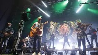 La nostalgia de "Celtas Cortos" pone a bailar a Oviedo en el inicio San Mateo