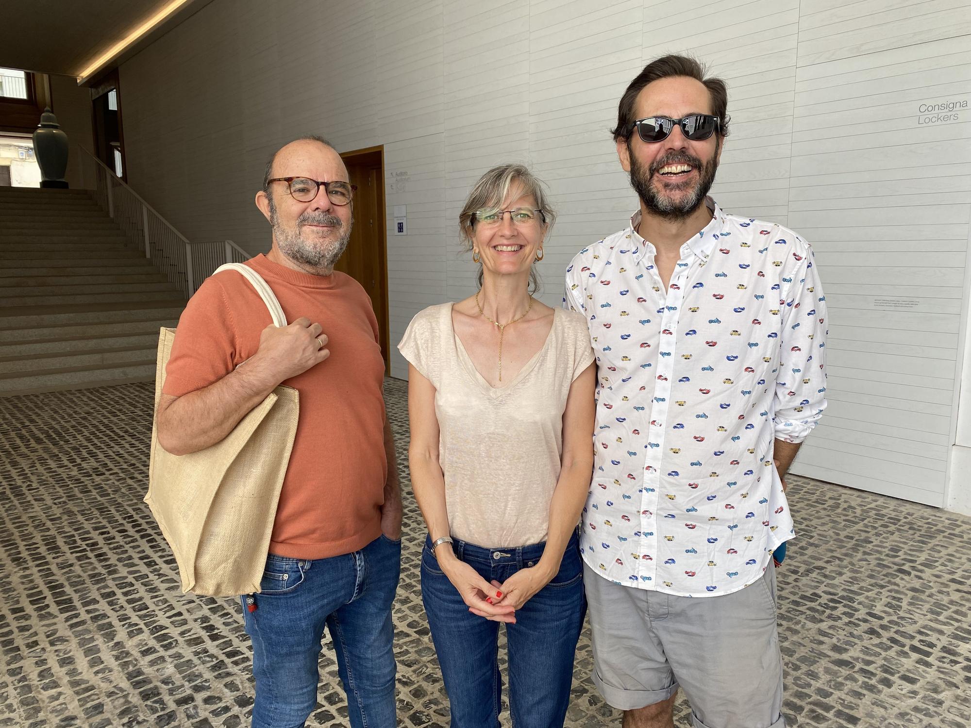 Hernán y sus compañeros en la visita al museo.