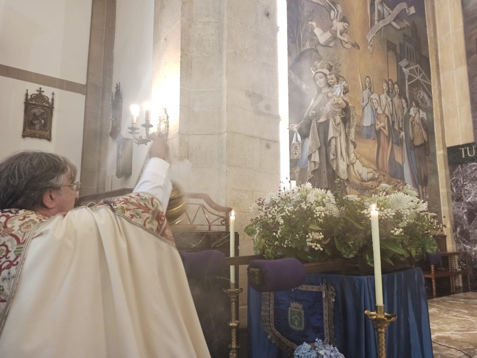 La Pola vibra con la Virgen del Carmen: así ha sido la multitudinaria procesión en la capital de Siero