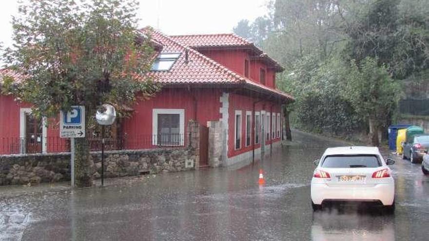 Coches en apuros por la lluvia