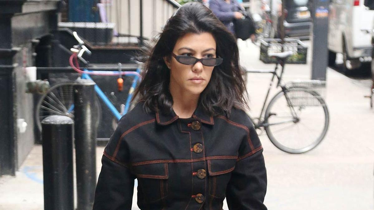 Consigue un clon de la cazadora de Kourtney Kardashian por menos de 40 euros