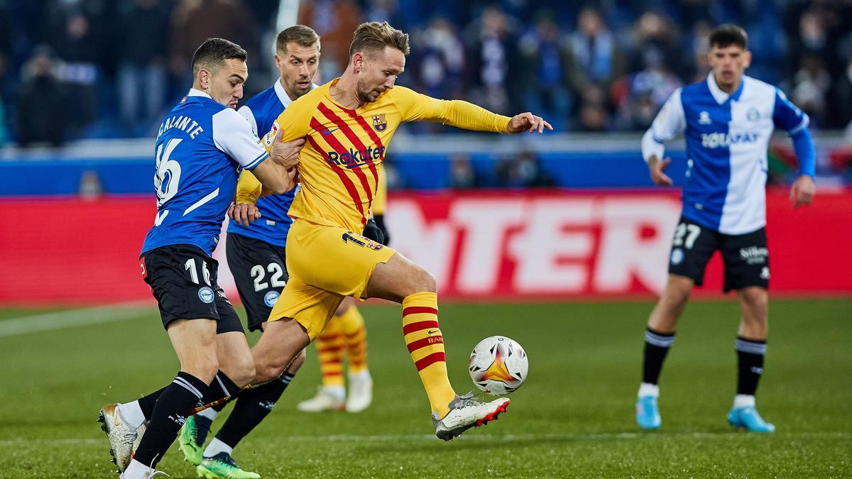 Luuk De Jong of FC Barcelona in action during the Spanish league, La Liga Santander, football match played between Deportivo Alaves and FC Barcelona at Mendizorroza stadium on January 23, 2022 in Vitoria, Spain. AFP7 23/01/2022 ONLY FOR USE IN SPAIN