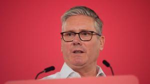 El primer ministro británico, Keir Starmer, durante el discurso que ha ofrecido este lunes.