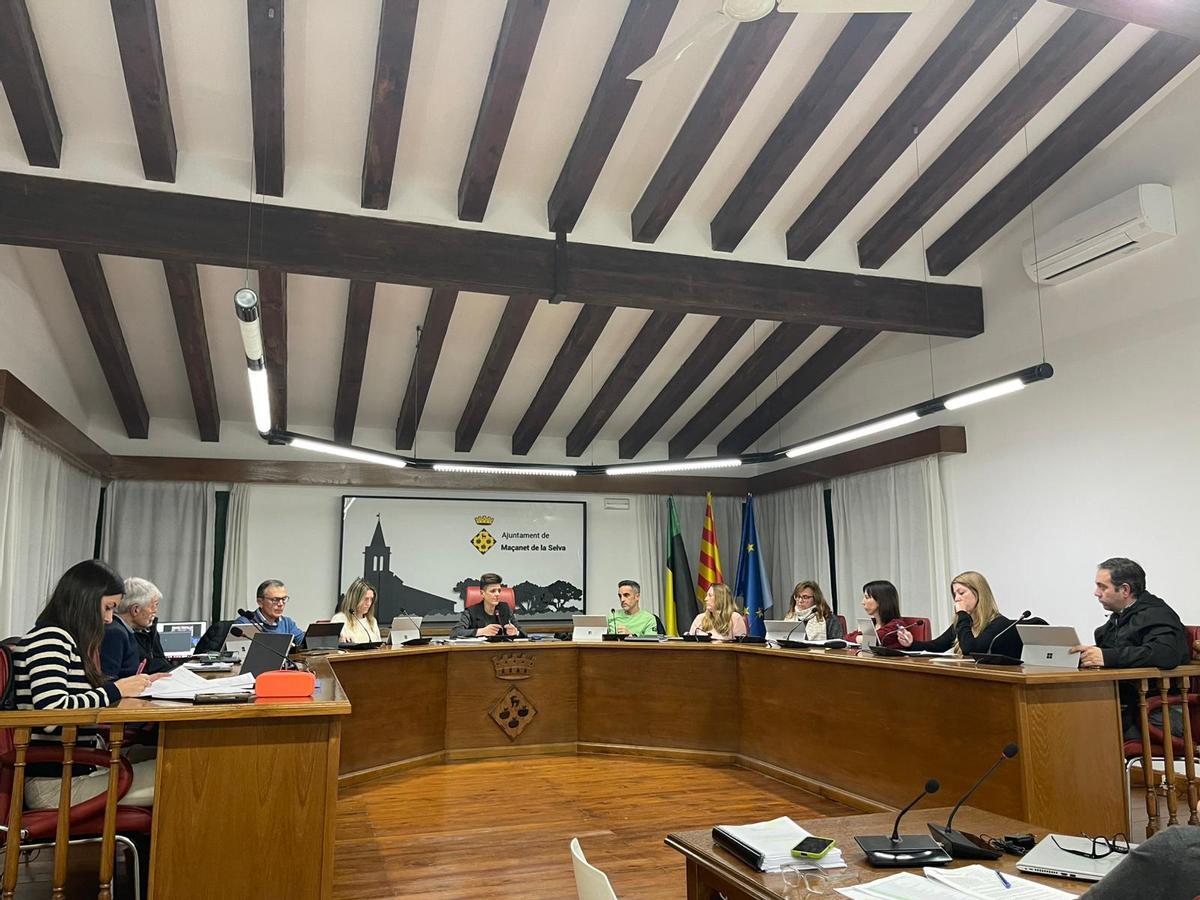 El ple de l'Ajuntament de Maçanet de la Selva on es va aprovar el pressupost.