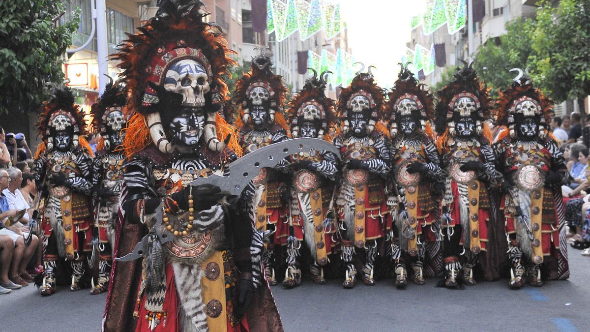 Las huestes moras y cristianas vuelven desde hoy a las calles tras dos veranos sin ellas.