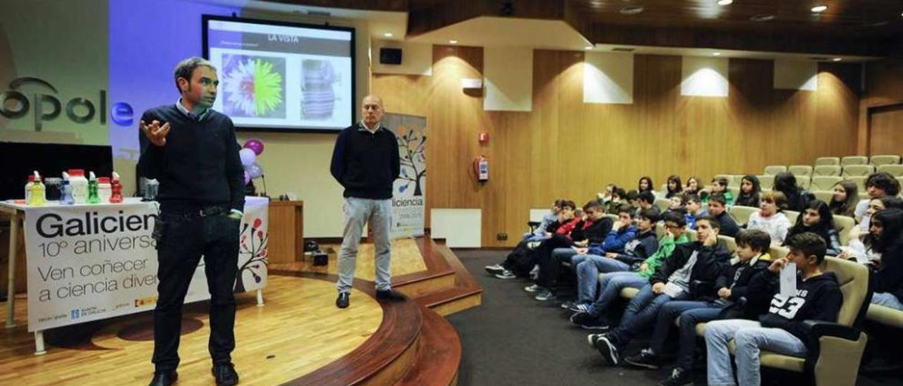 Aulas científicas celebradas este año en la Tecnópole en el décimo aniversario de Galiciencia . // B.Lorenzo