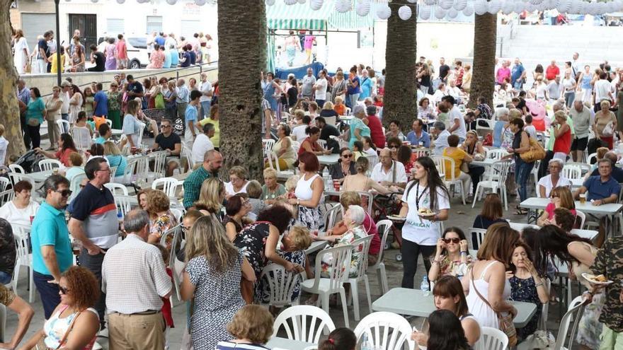 El CMC pide una &quot;revisión participada&quot; del modelo de las ferias en barriadas de la periferia