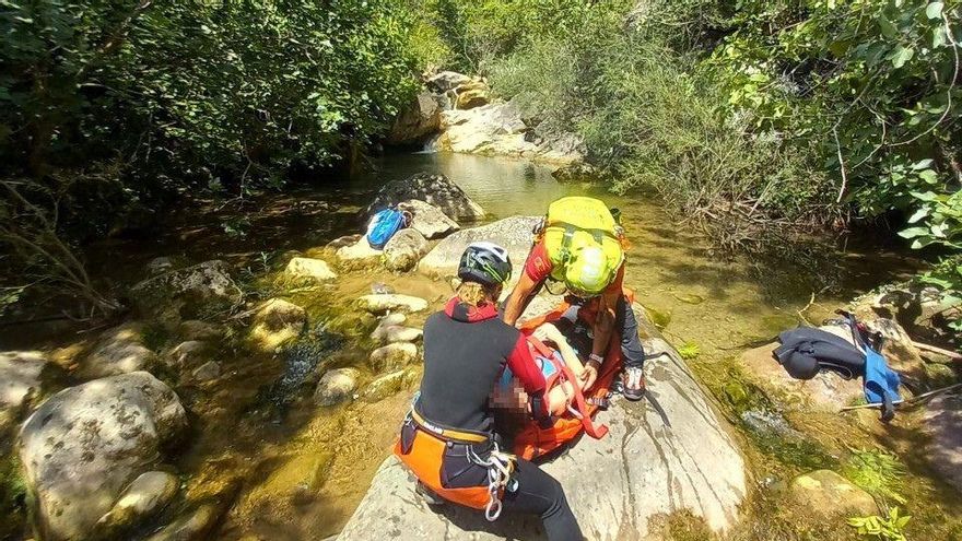 Rescat d&#039;una dona lesionada fent barranquisme a la Vall d&#039;en Bas
