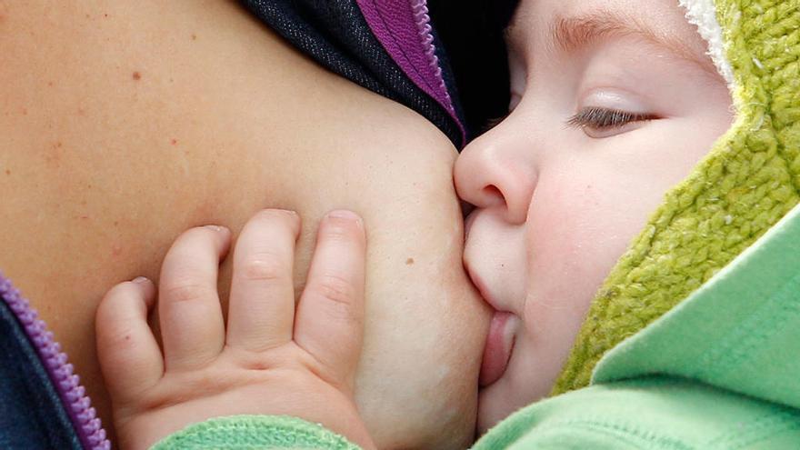 La lactancia materna, beneficio para el bebé // Eliseo Fernández