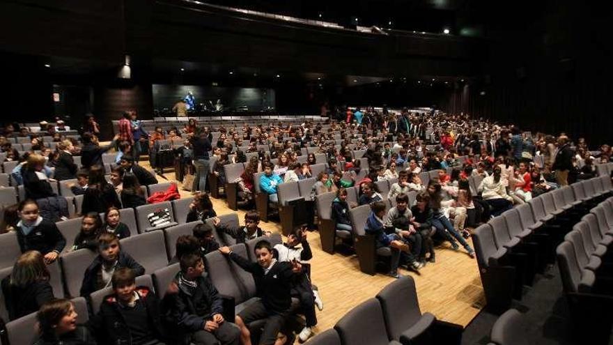 Público infantil en la sala principal del Auditorio. // Jesús Regal