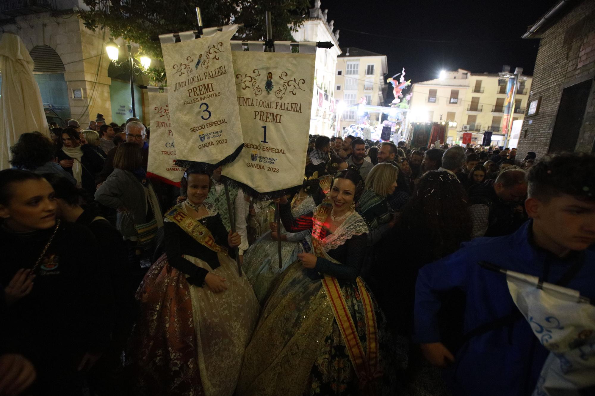 Todas las fotos de la entrega de premios falleros de Gandia