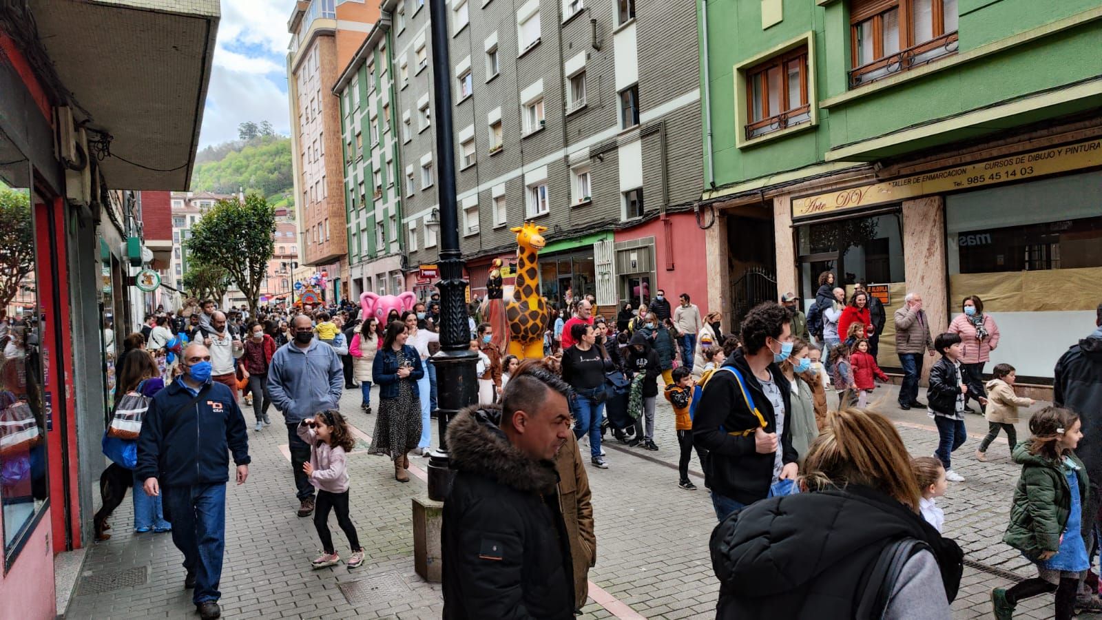 Así está siendo el segundo día de la Folixa na Primavera en Mieres