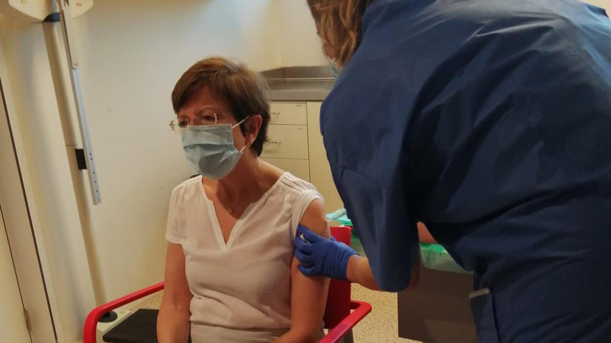 La coordinadora de vacunació de Catalunya rep la d’AstraZeneca La coordinadora de vacunació de Catalunya rep la d’AstraZeneca