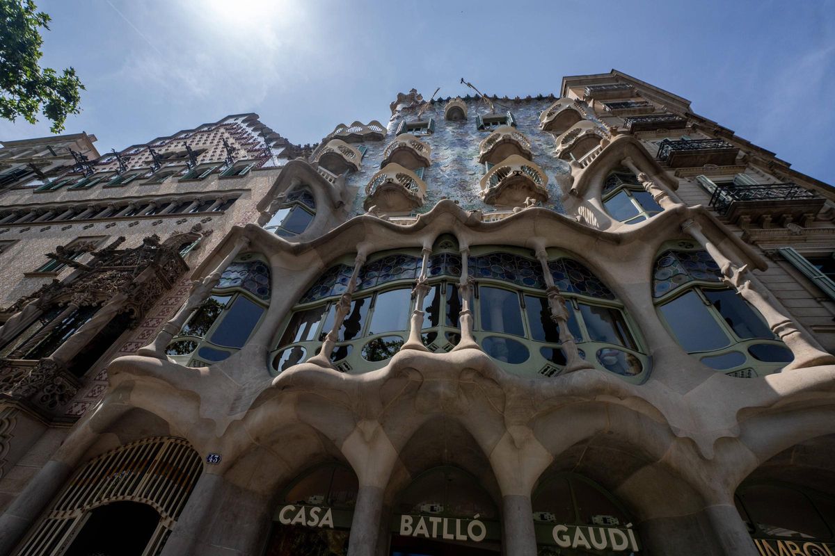 La Casa Batlló recupera sus colores originales