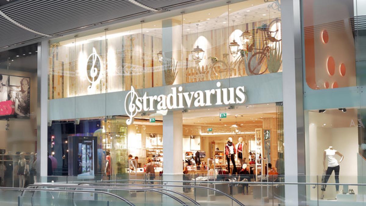 Primera tienda de Stradivarius en el Reino Unido, en el centro comercial Stratford City de Londres
