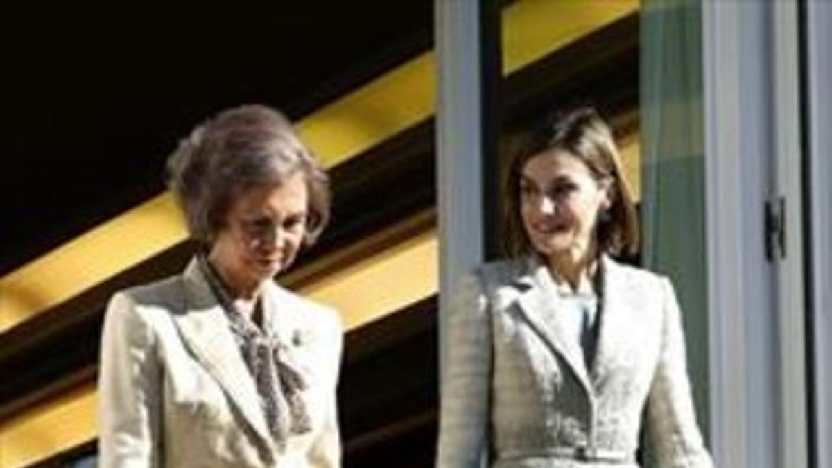 Sofía y Letizia, ayer en la Zarzuela, donde se reunió la comisión de medios de comunicación de la FAD.