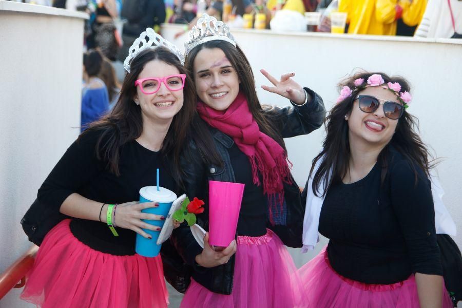 Miles de jóvenes en la fiesta del año