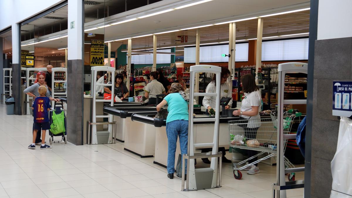 El Mercadona del Mercat de Cappont de Lleida obert al matí, tot i que anuncia que tancarà dues hores al migdia