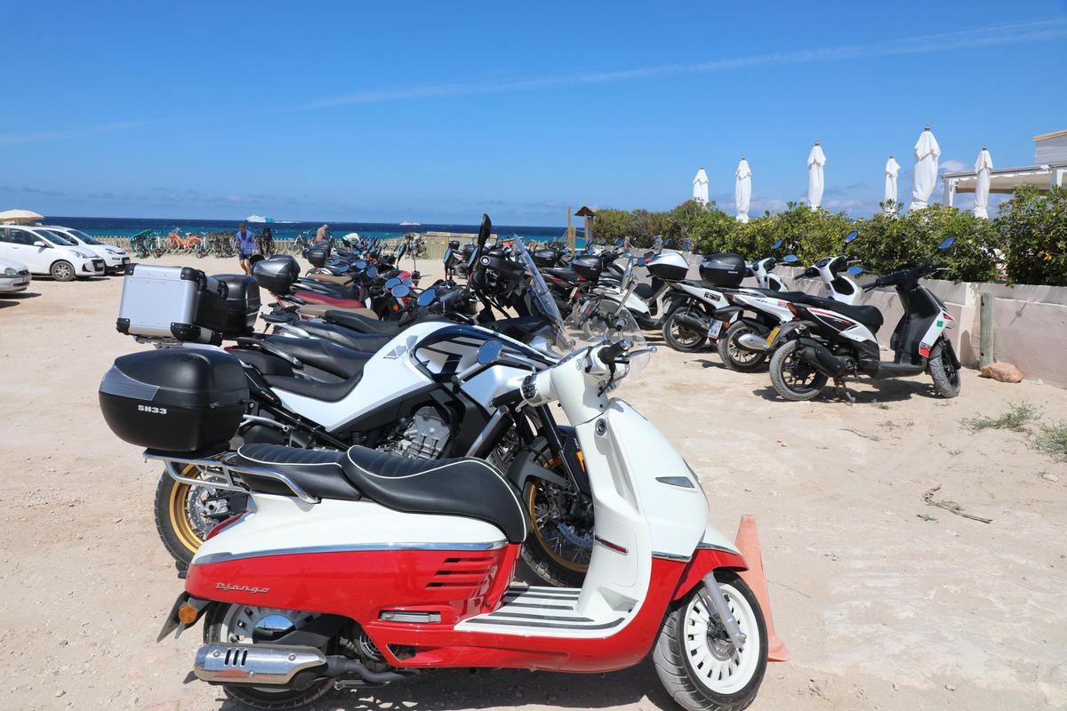 Galería: Control de acceso a ses Illetes y a la playa de Llevant en Formentera