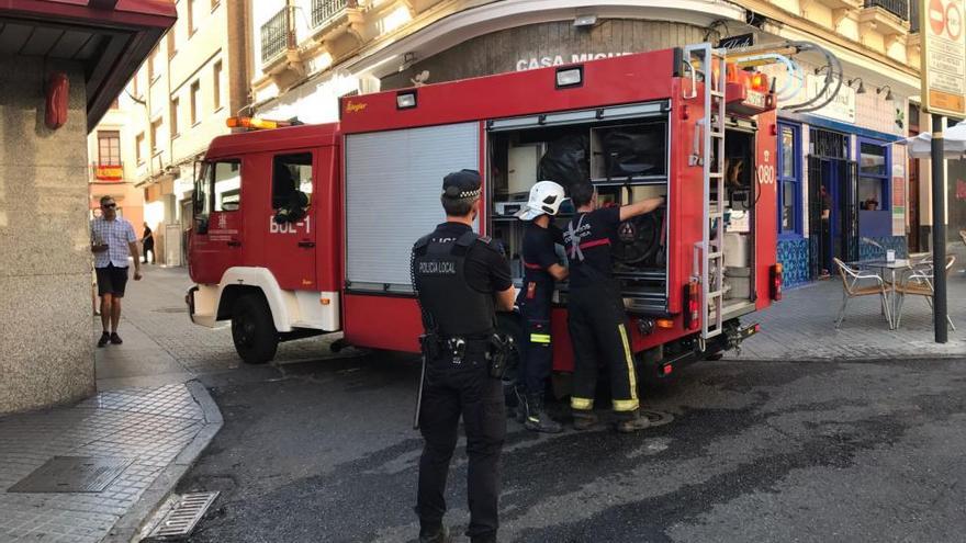 Incendio en un bar de la calle María Cristina por unas freidoras