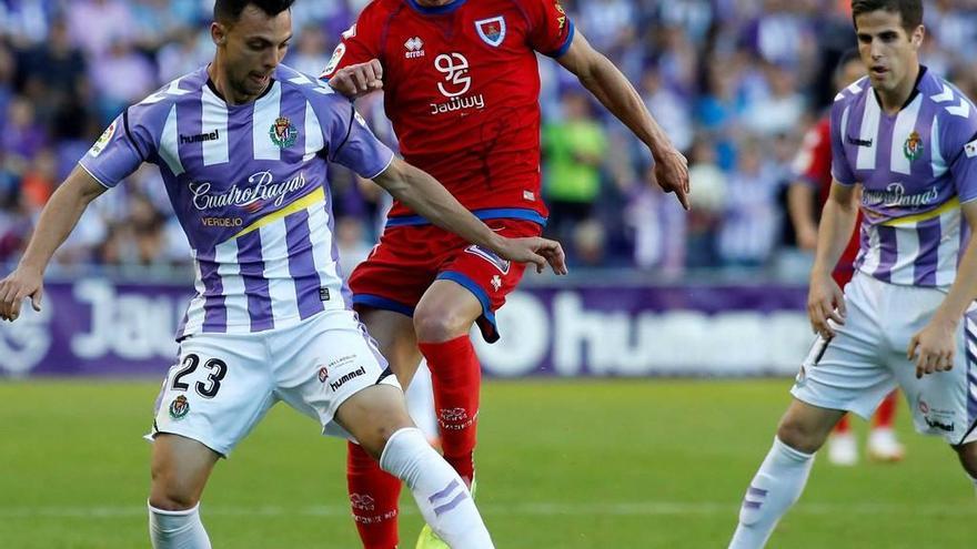 Los jugadores del Valladolid celebran un gol.