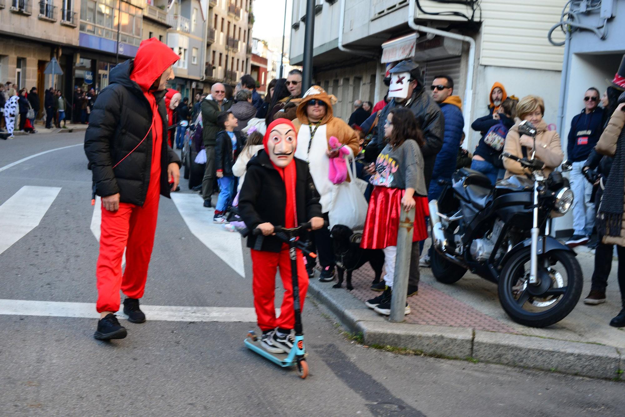 Moaña "llora" el fin del carnaval con el Enterro da Sardiña