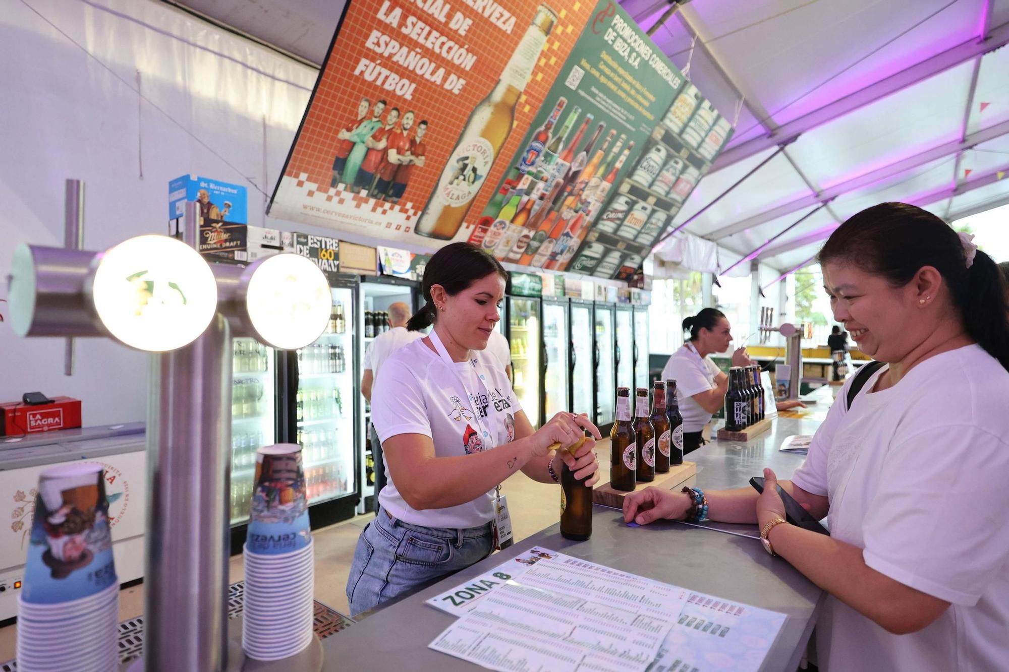 Mira todas las fotos de la Feria de la Cerveza en Ibiza