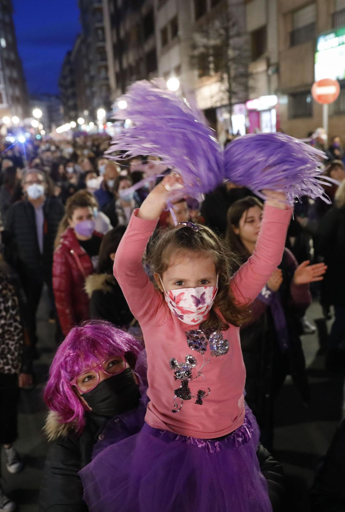 Gijón, teñido de morado por el 8-M