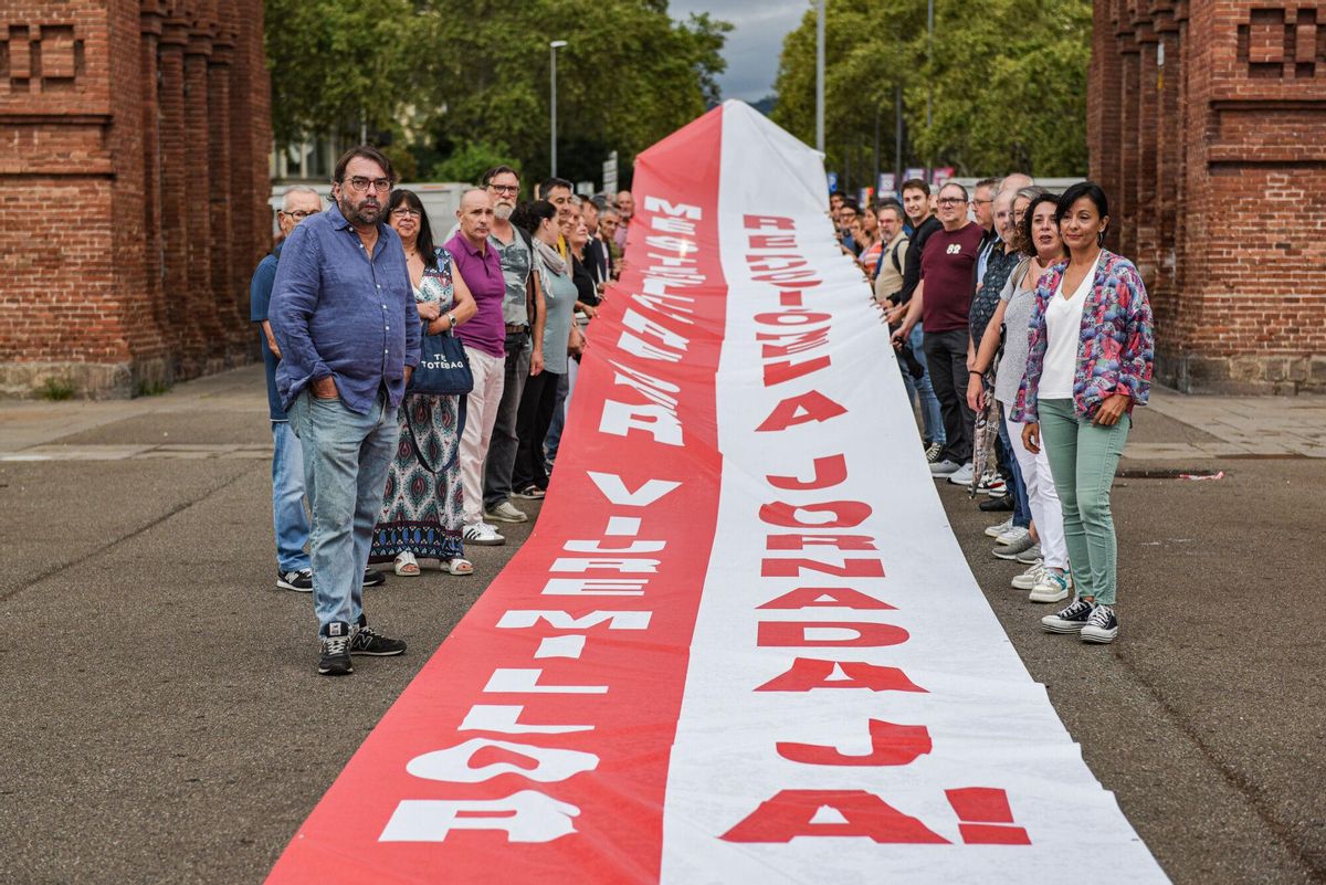 Els sindicats carreguen contra Junts després del seu ‘no’ a la reducció de jornada: «Roben 15 dies lliures als catalans»
