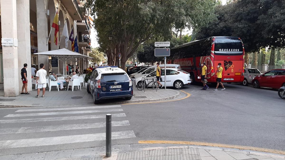 Los jugadores del Mallorca llegan al hotel Saratoga