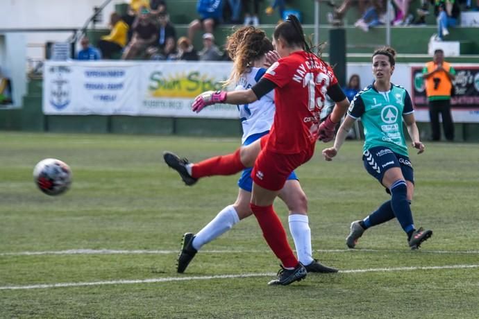 26-01-20  DEPORTES. CAMPOS DE FUTBOL MUNICIPAL DE ARGUENEGUIN. ARGUINEGUIN. MOGAN. Partido de futbol femenino entre los equipos del Femarguín contra el Tenerife B disputado en Campo de futbol Municipal de Arguineguin.  Fotos: Juan Castro  | 26/01/2020 | Fotógrafo: Juan Carlos Castro