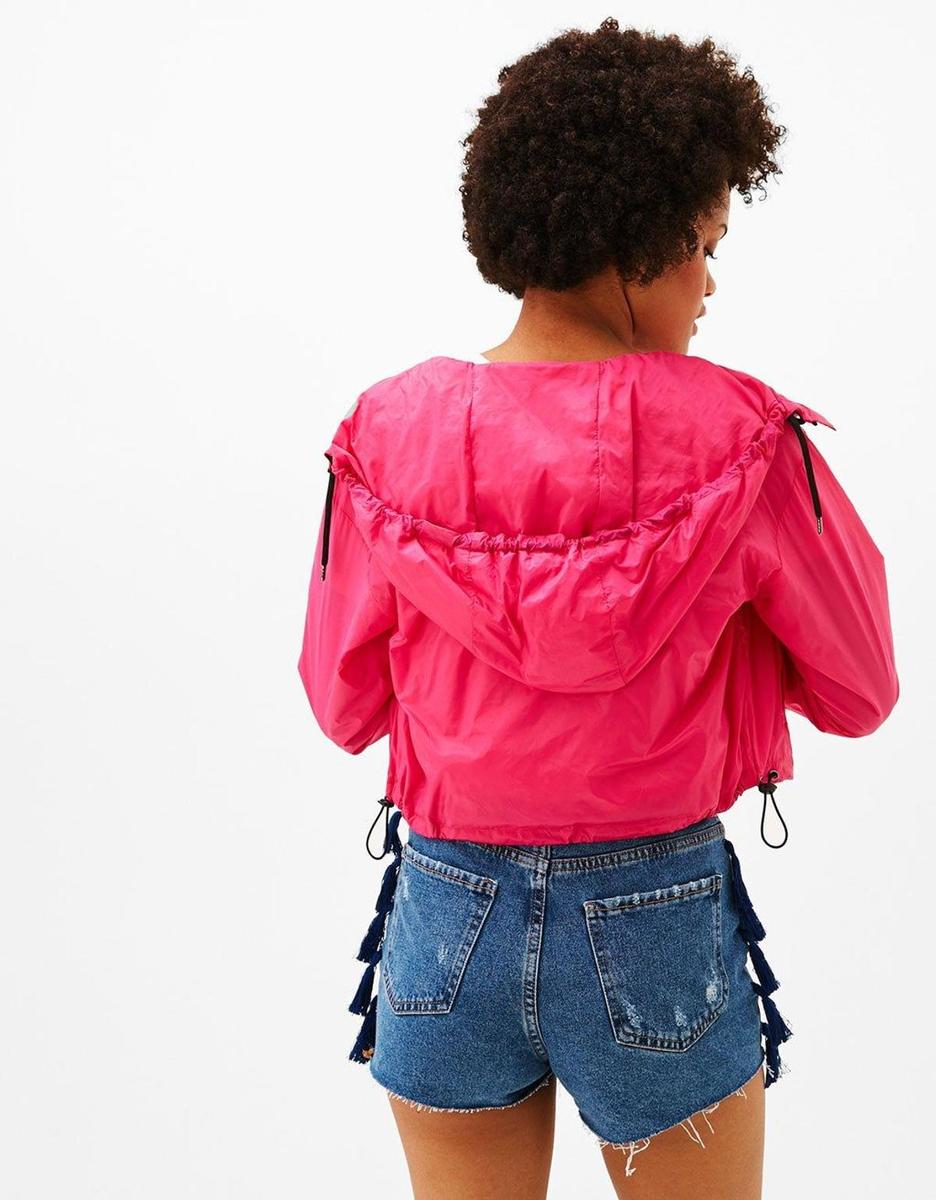 Chaqueta rosa de Bershka