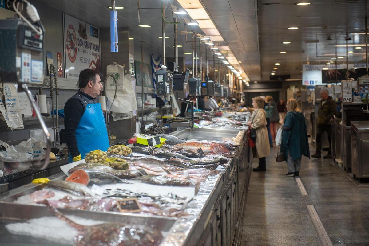 Pescados a la venta en la plaza de Lugo.